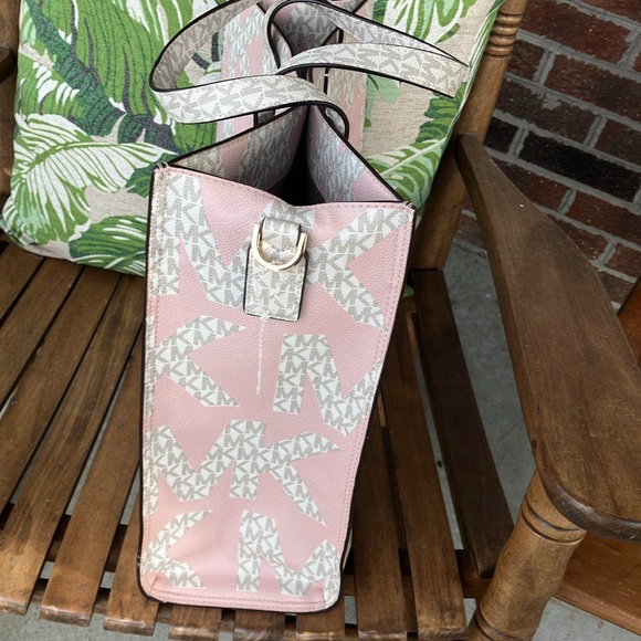 💕Authentic Michael Kors Kenly tote bag with strap - Picture 3 of 12